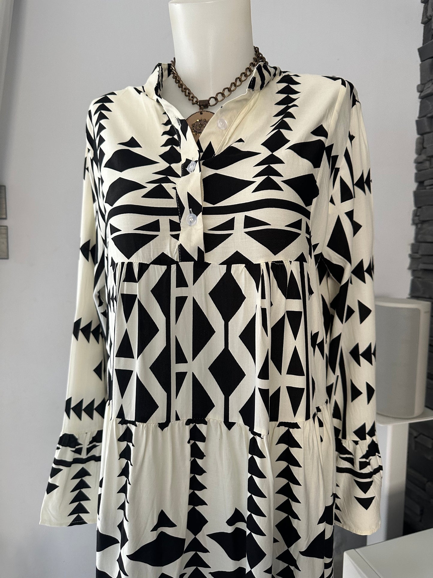 Robe Laurence courte noir et blanc (taille 40 à 48)