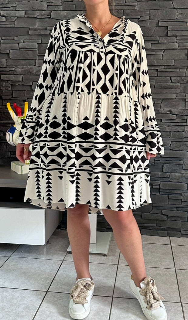 Robe Laurence courte noir et blanc (taille 40 à 48)