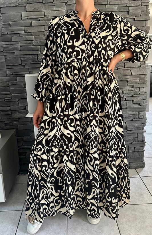 Robe Marta noire (de la taille 40 à la taille 50)