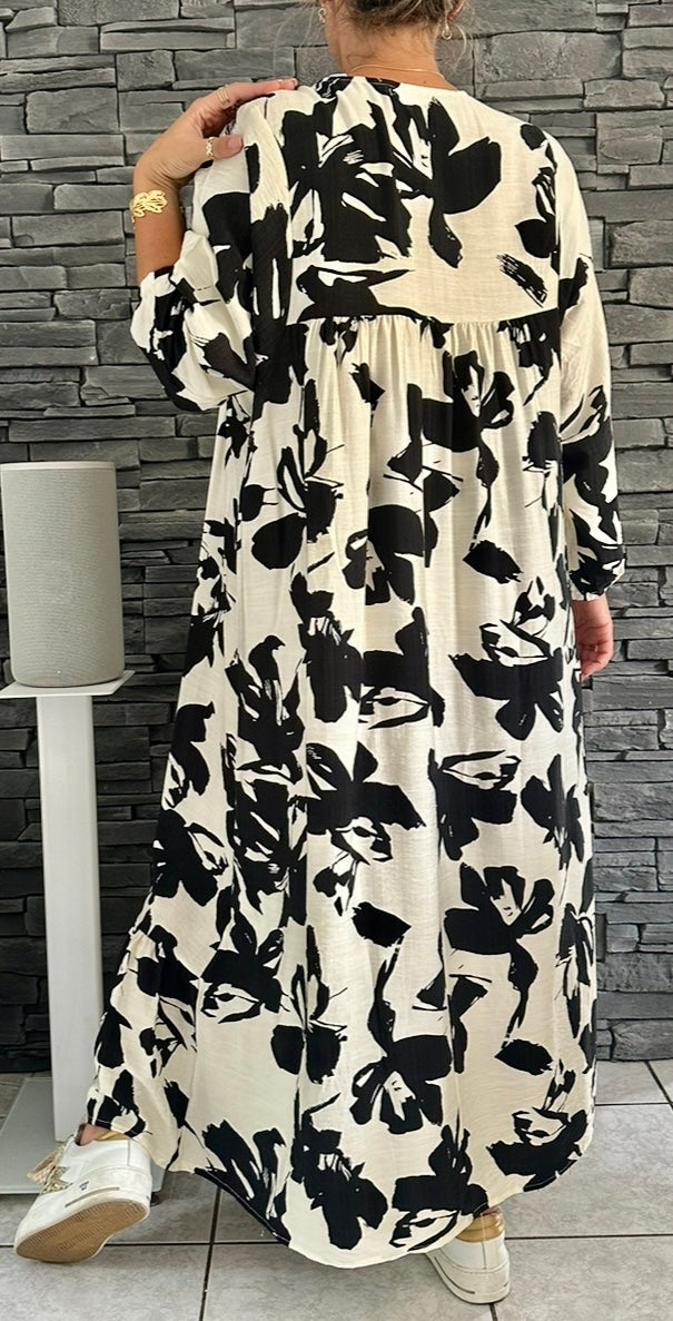 Robe Alessandra noire (taille unique jusqu'au 50)