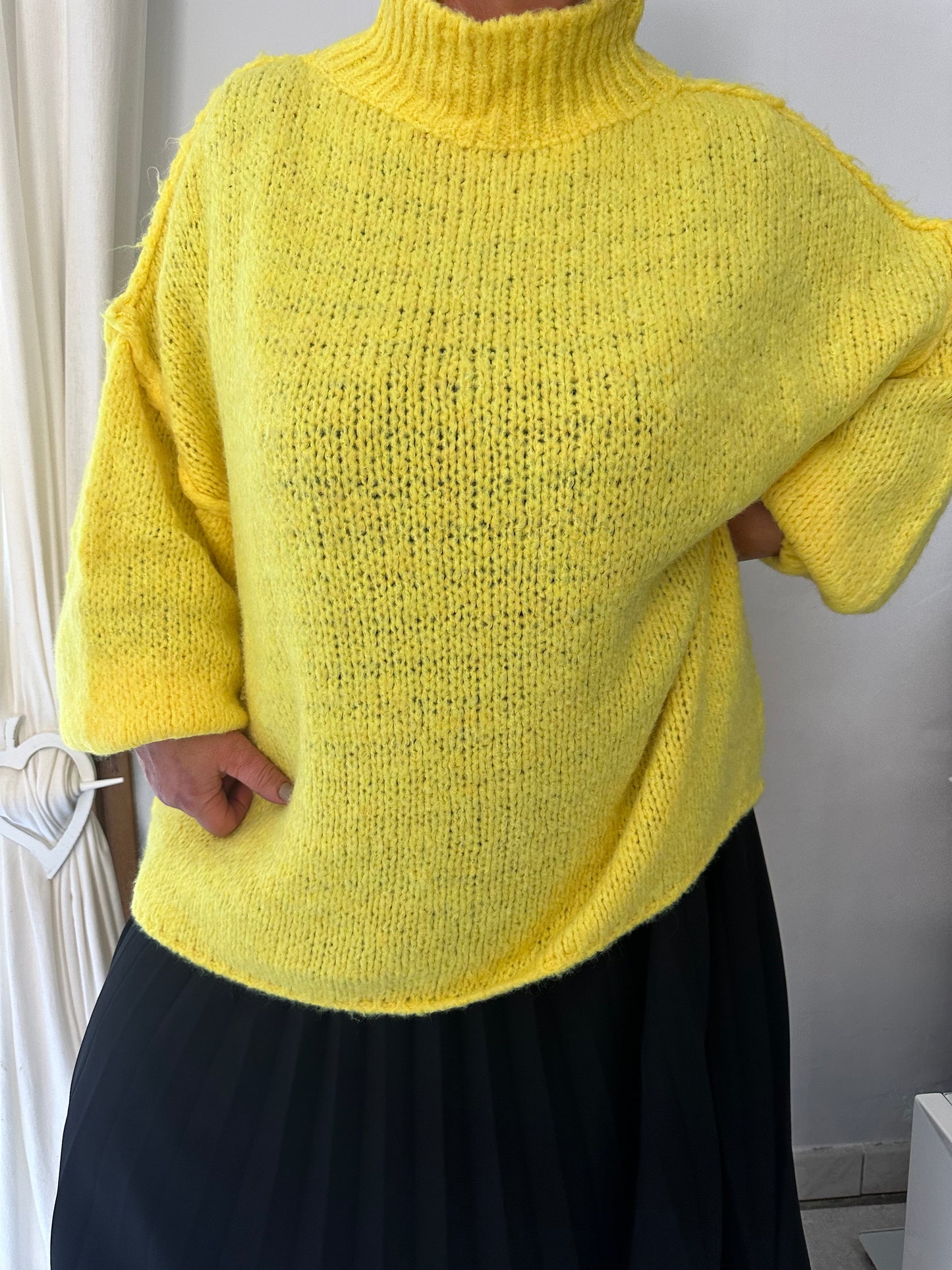 Pull Loulou jaune (taille unique jusqu'au 52)